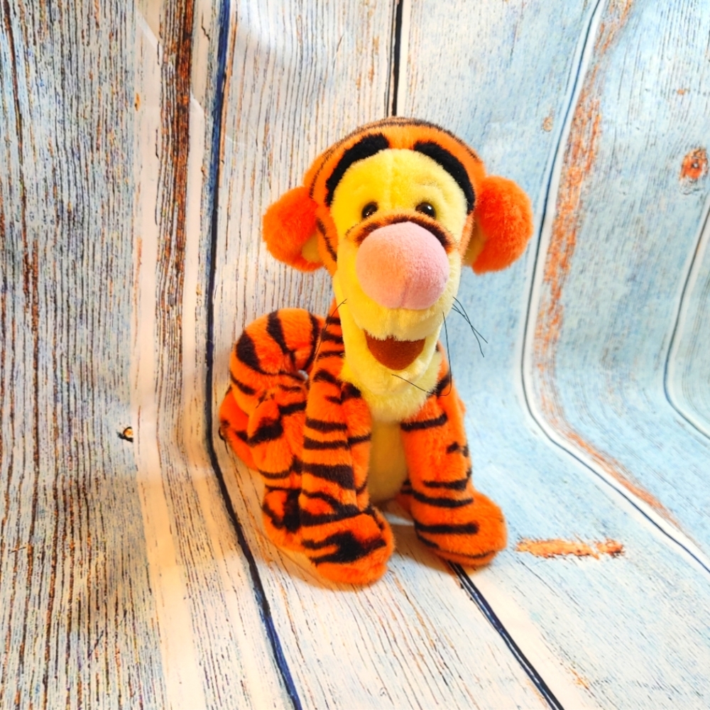 Walt Disney Tigger Plush 10 Inch